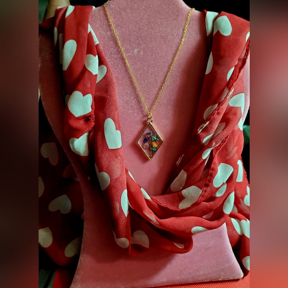 Resin necklace